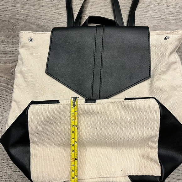 Deux Lux Black Fabric Purse Backpack - Picture 6 of 7